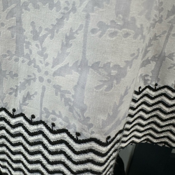 Vineyard Vines White Smocked Collar Dress – Size M - Picture 3 of 8